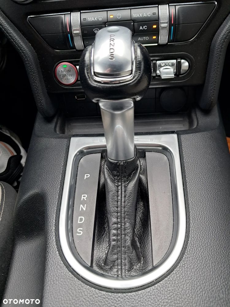 Ford Mustang - 30