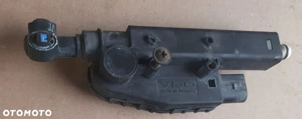 Phaeton spryskiwacz lampy przedni przód PRAWY Volkswagen