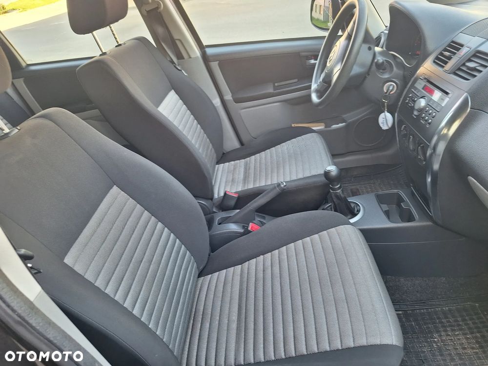 Suzuki SX4 Classic 1.6 VVT 4x4 Style - 16