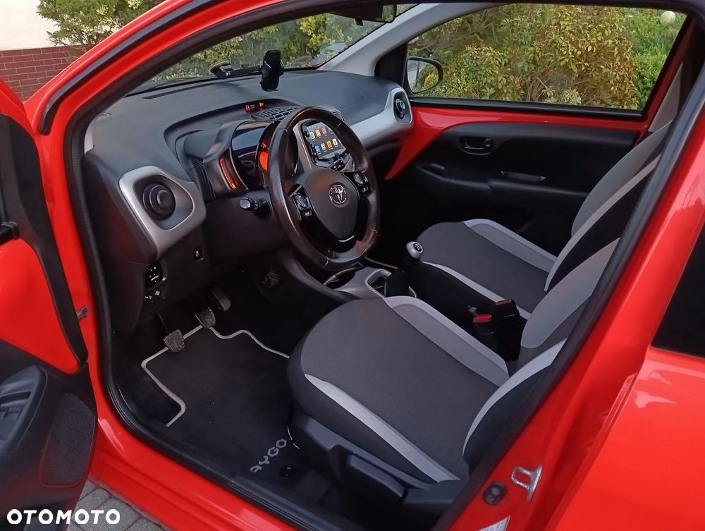 Toyota Aygo x-play touch - 14