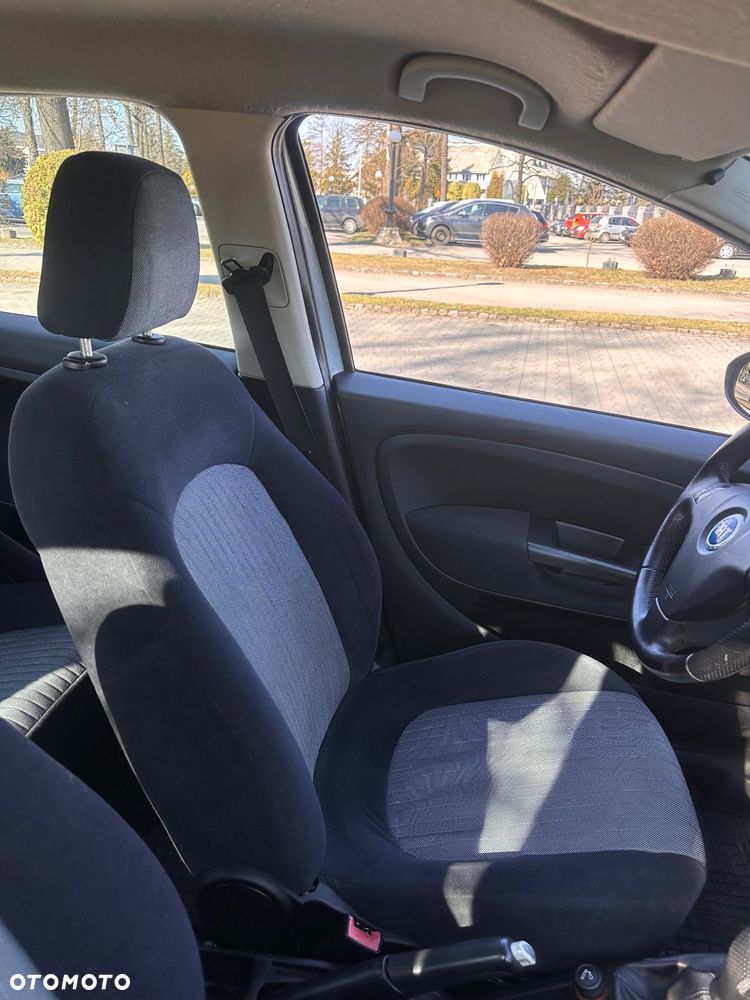 Fiat Grande Punto - 23