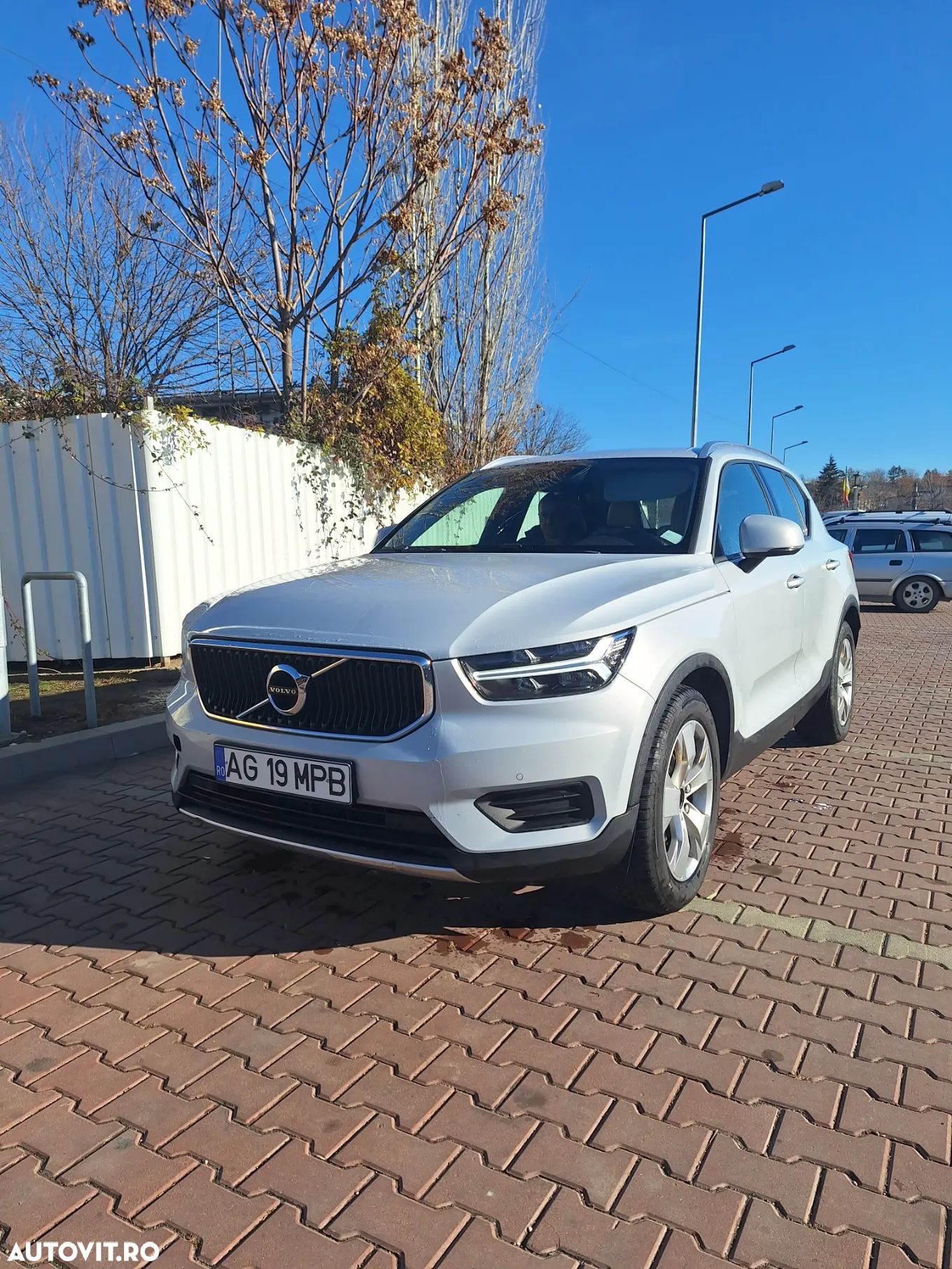 Volvo XC 40 D3 Geartronic Momentum Pro - 1