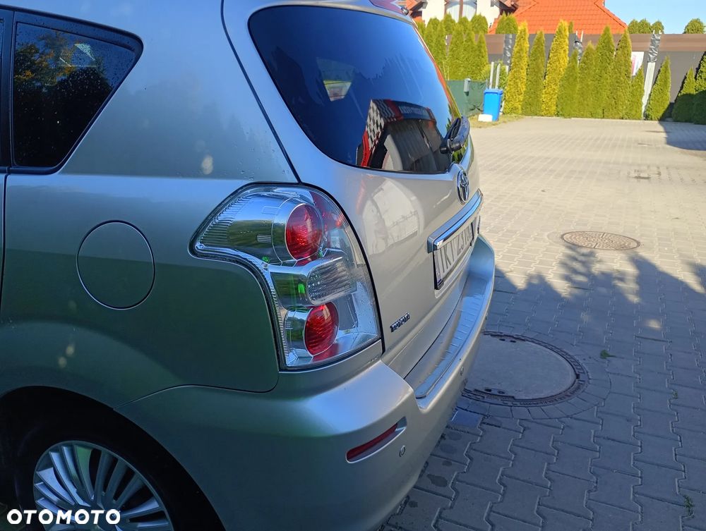 Toyota Corolla Verso 2.2 D-4D Sol 7os - 4