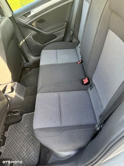 Volkswagen Golf - 11