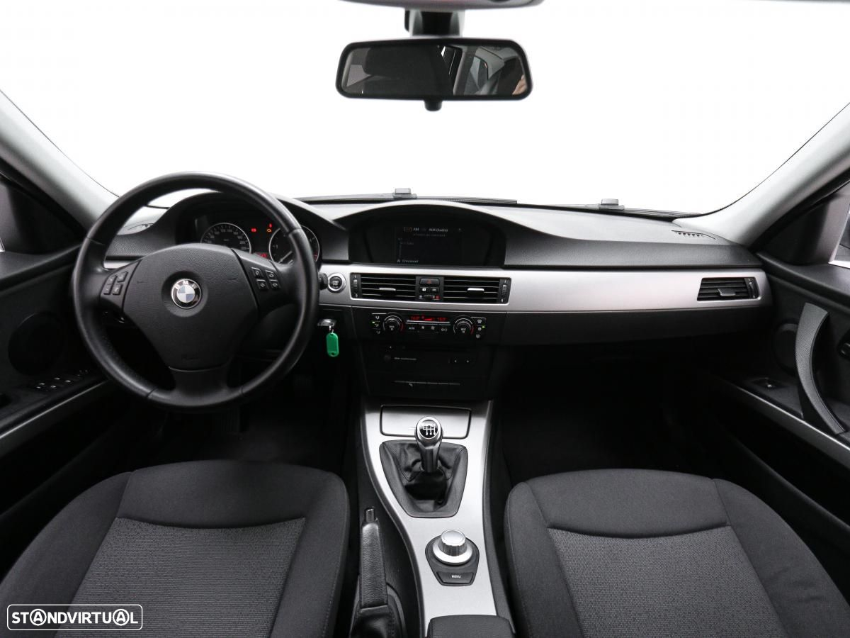 BMW 320 d Touring - 6