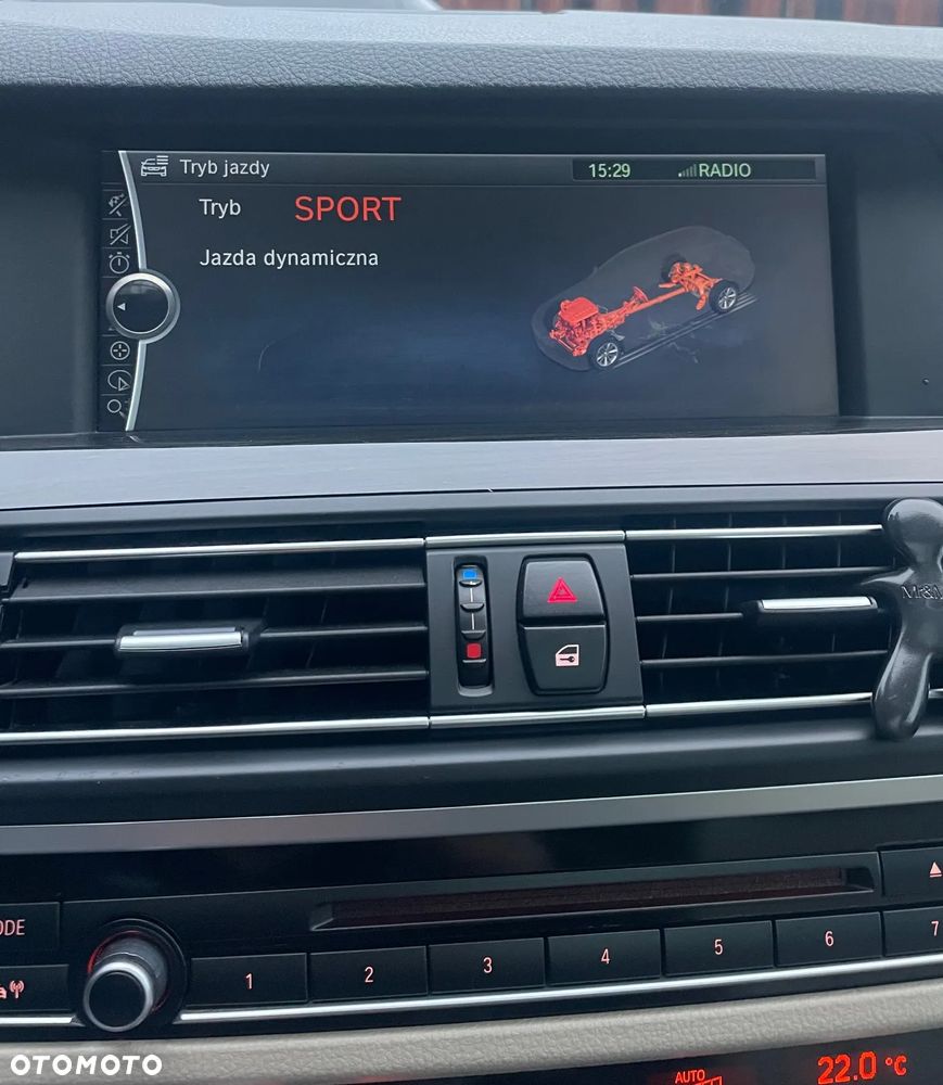 BMW Seria 5 525d xDrive - 17