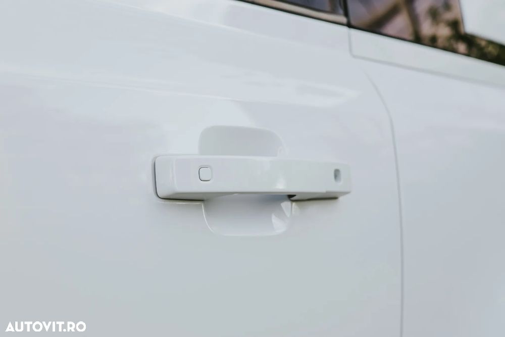 Land Rover Defender 90 3.0D 250 MHEV Hard Top X-Dynamic SE - 8