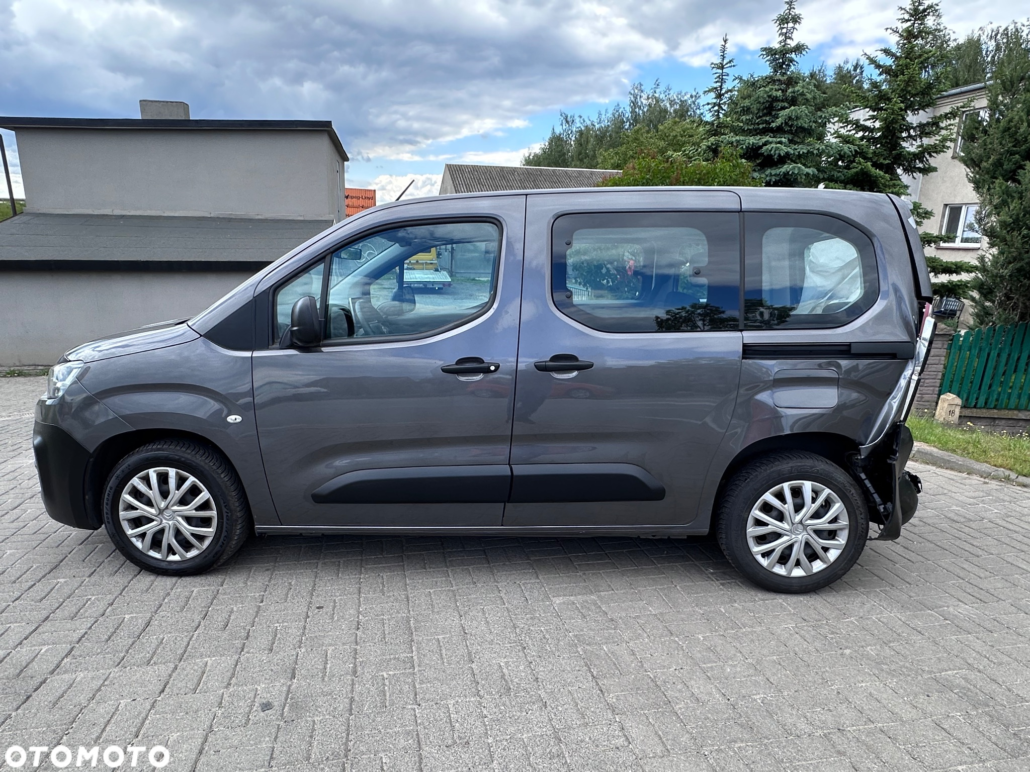 Citroën Berlingo M PureTech 110 SHINE - 2