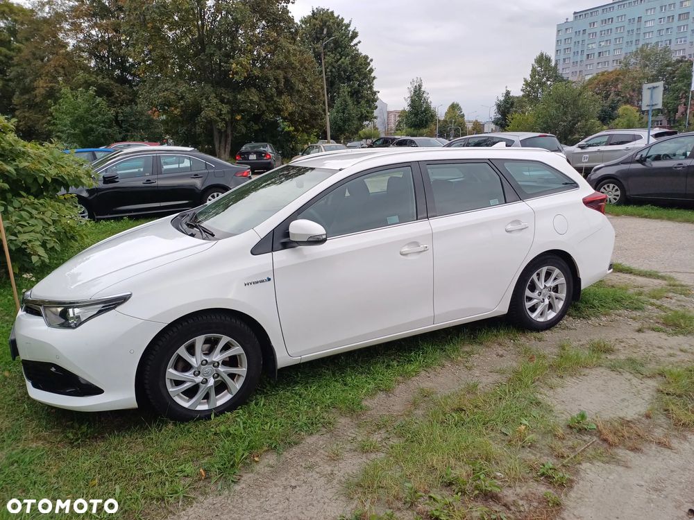 Toyota Auris Hybrid 135 Premium - 1