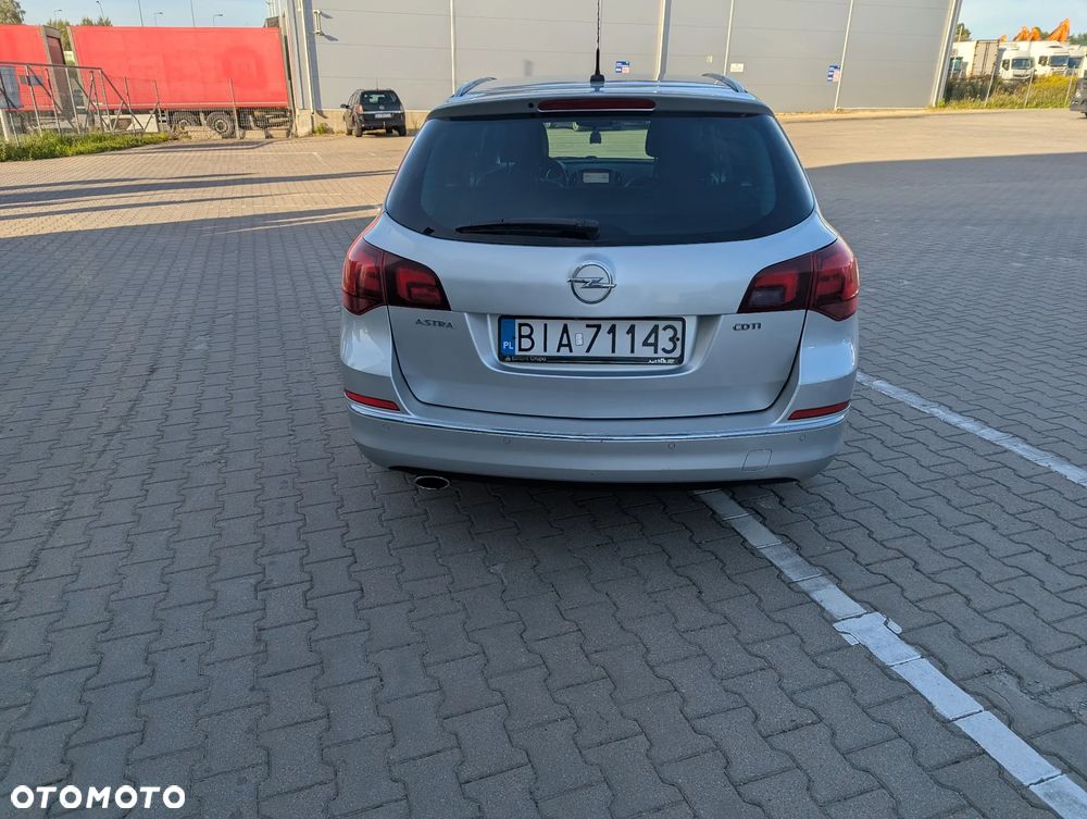 Opel Astra 2.0 CDTI Cosmo - 4