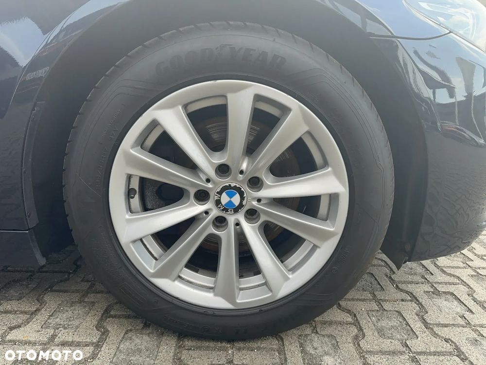 BMW Seria 5 520d Touring - 10
