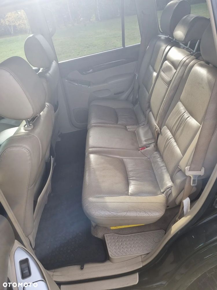 Toyota Land Cruiser - 12