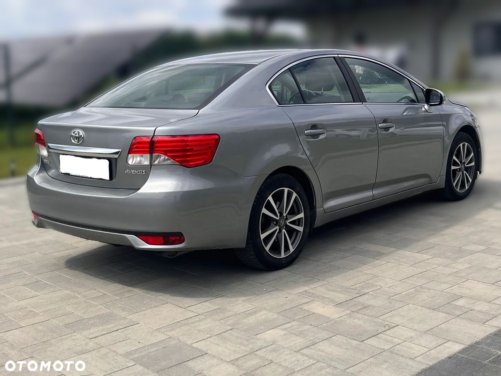 Toyota Avensis 2015 photo 4
