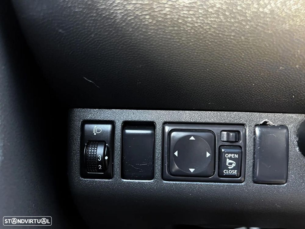 Nissan Navara 2.5 dCi CD LE 4WD - 16