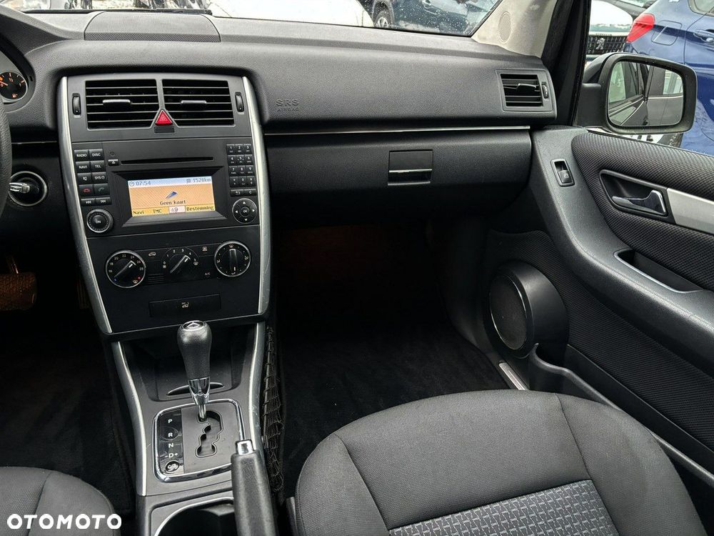 Mercedes-Benz Klasa B 180 Autotronic - 22