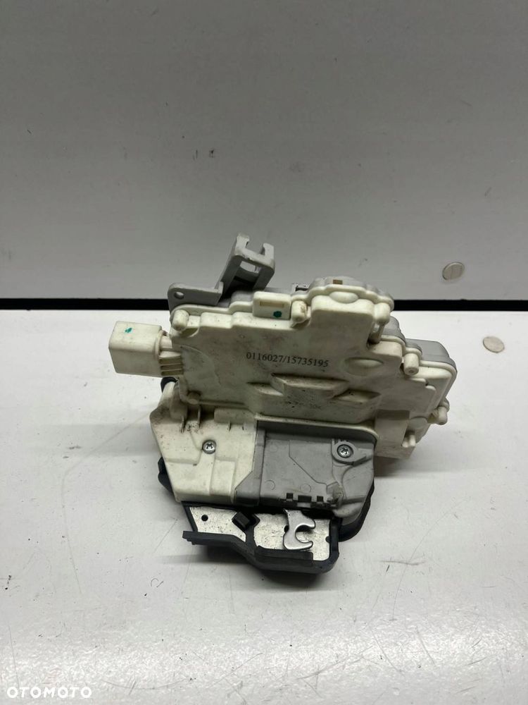 Zamek drzwi tylnych Audi A6 S6 C6 4F TYŁ LEWY - 1