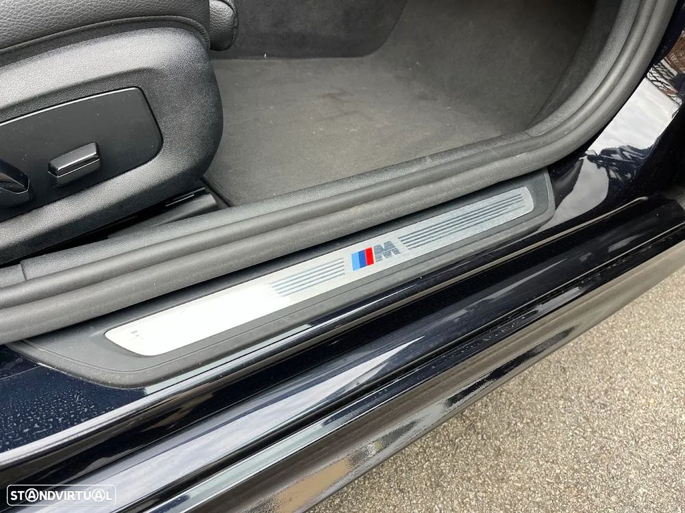 BMW 520 d Pack Desportivo M Auto - 33