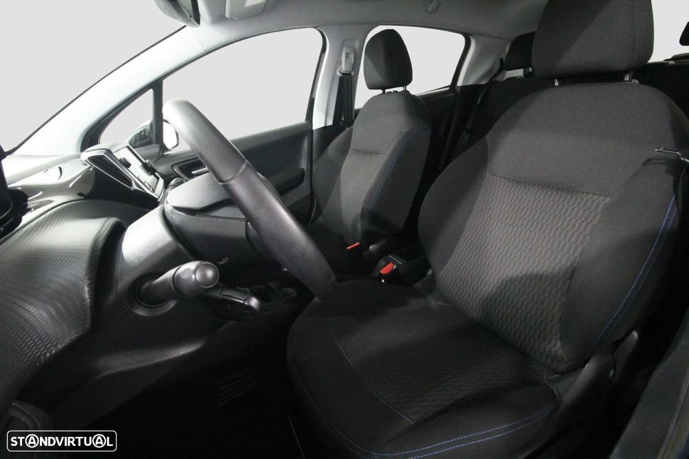 Peugeot 208 - 12