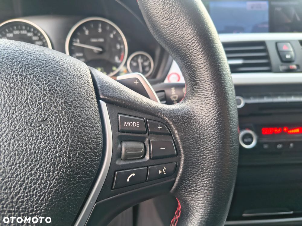BMW Seria 3 320d DPF Edition Sport - 28