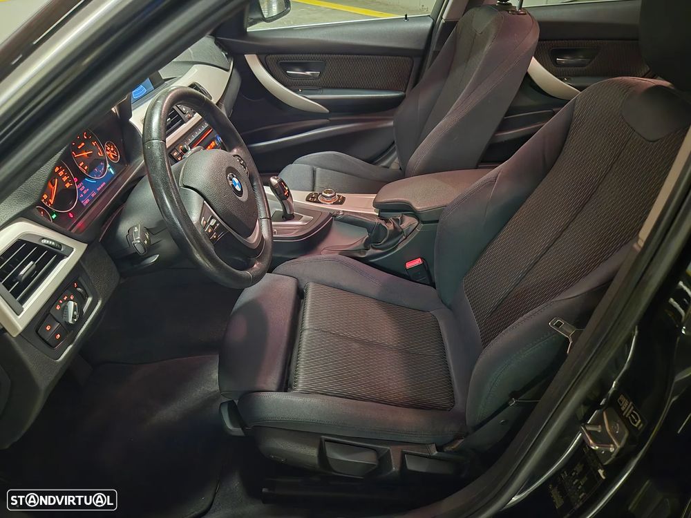 BMW 318 d Touring Auto Line Sport - 30