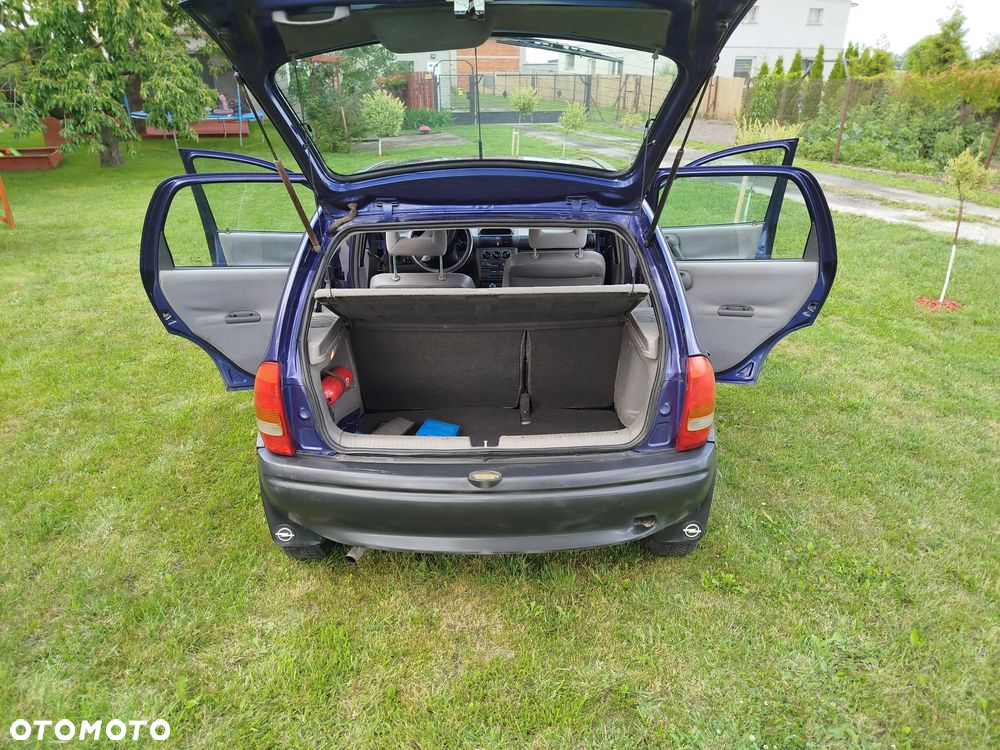 Opel Corsa - 3