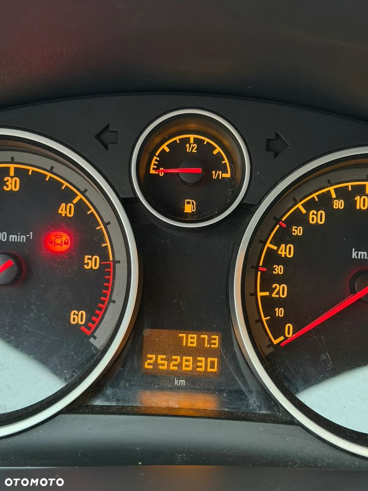 Opel Astra 1.7 CDTI DPF NAVI - 12