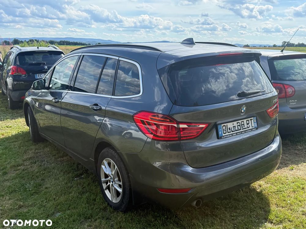 BMW Seria 2 218i - 4