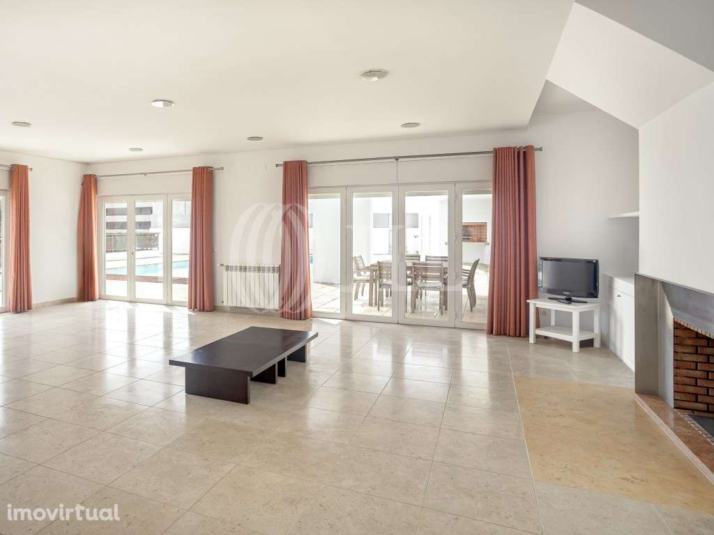 Moradia T4 com piscina e vista mar, na Baía de Sesimbra - Grande imagem: 5/33