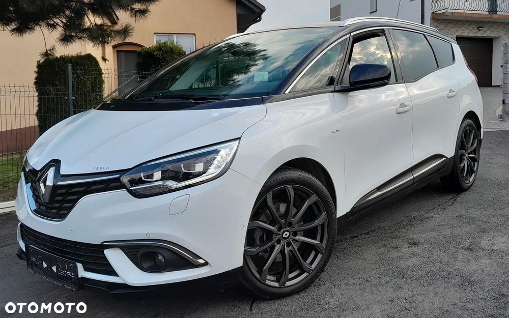 Renault Grand Scenic - 32