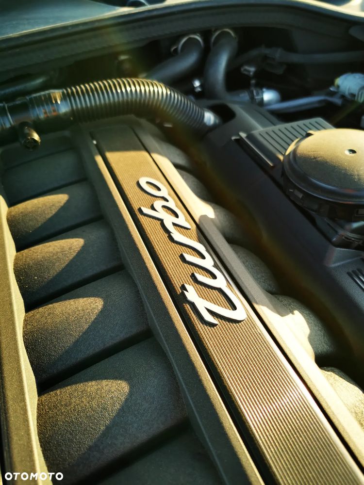 Porsche Panamera Turbo PDK - 30