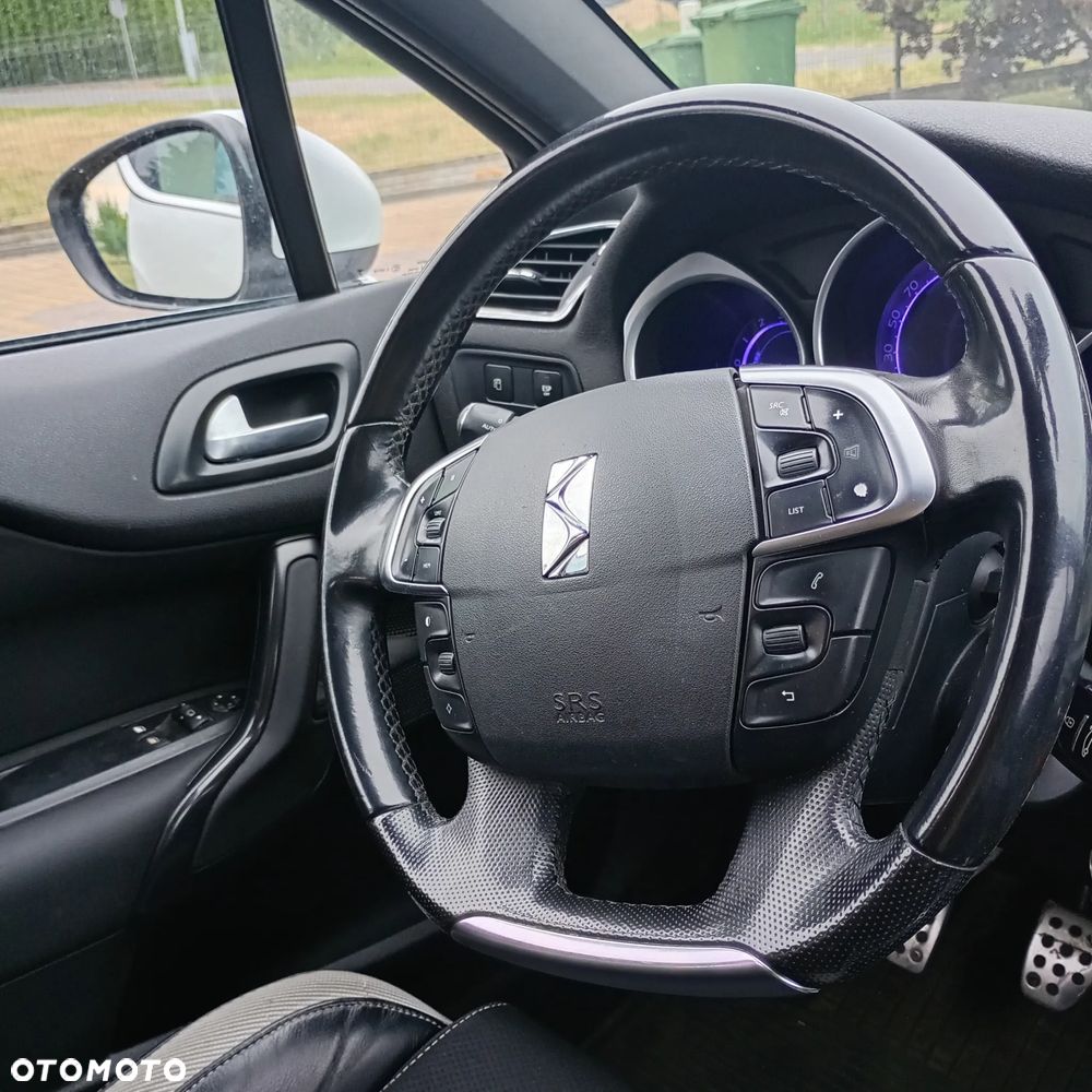 Citroën DS4 e-HDi 115 Chic - 19