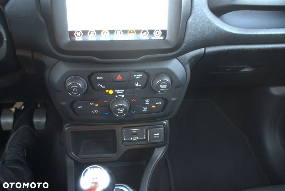 Jeep Renegade - 22