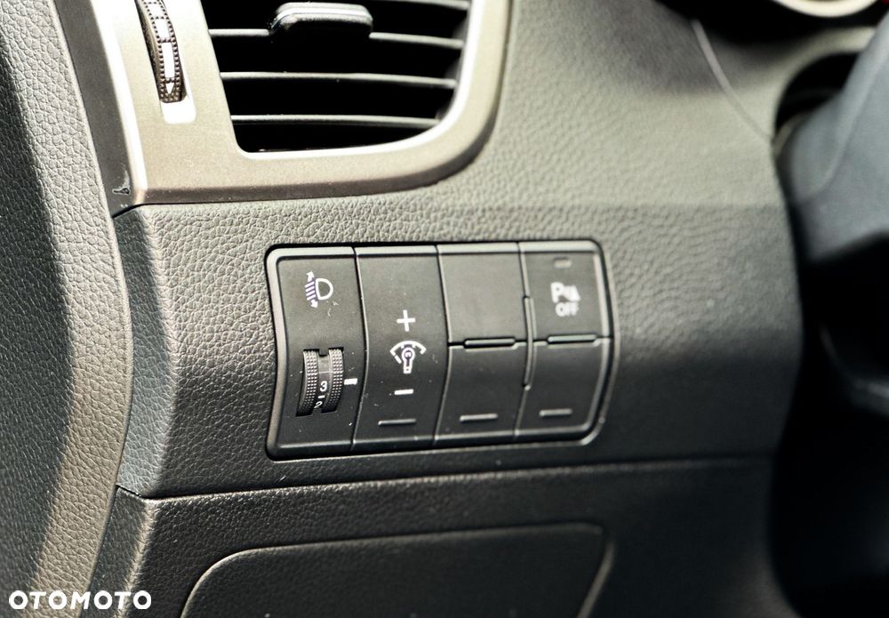 Hyundai i30 1.6 CRDI Fifa World Cup Edition - 30