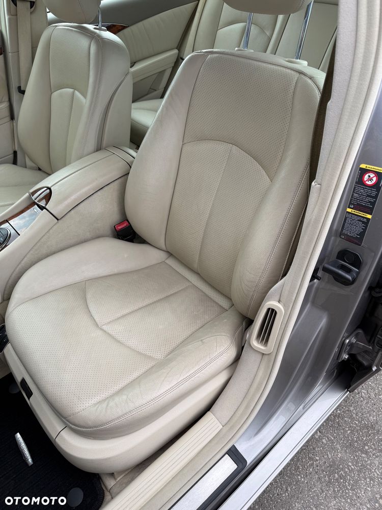Mercedes-Benz Klasa E 500 4-Matic T Elegance - 34
