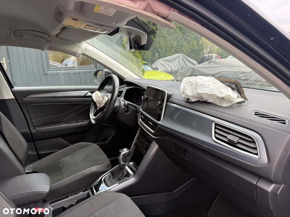 Volkswagen T-Roc - 16