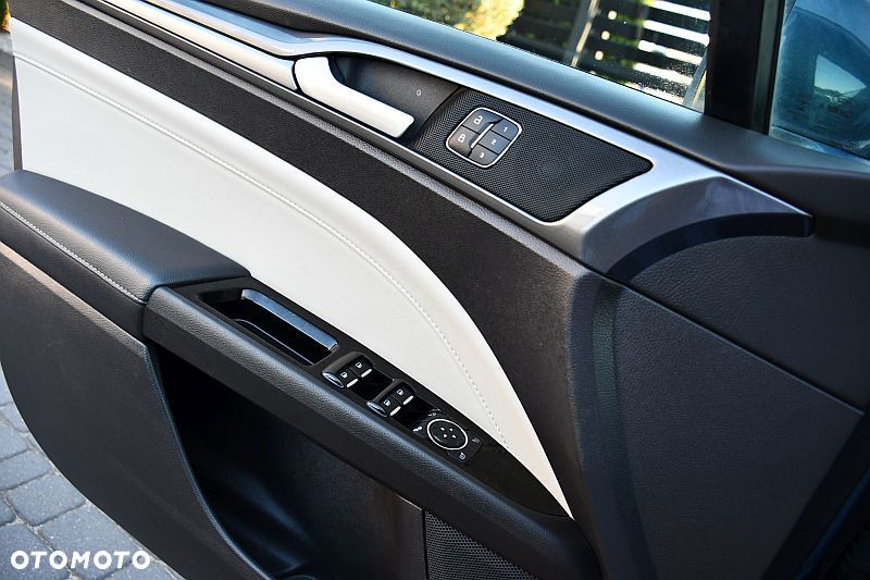 Ford Mondeo 2.0 Hybrid Titanium - 19