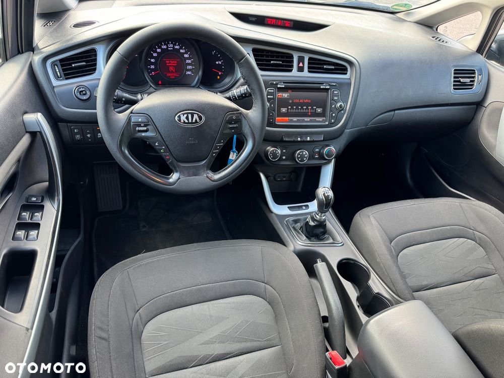 Kia Ceed 1.6 CRDi 128 ISG Fifa World Cup Edition - 18