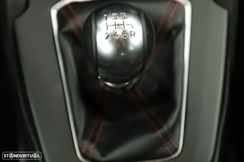 Ford Focus SW 1.0 EcoBoost MHEV ST-Line X - 14