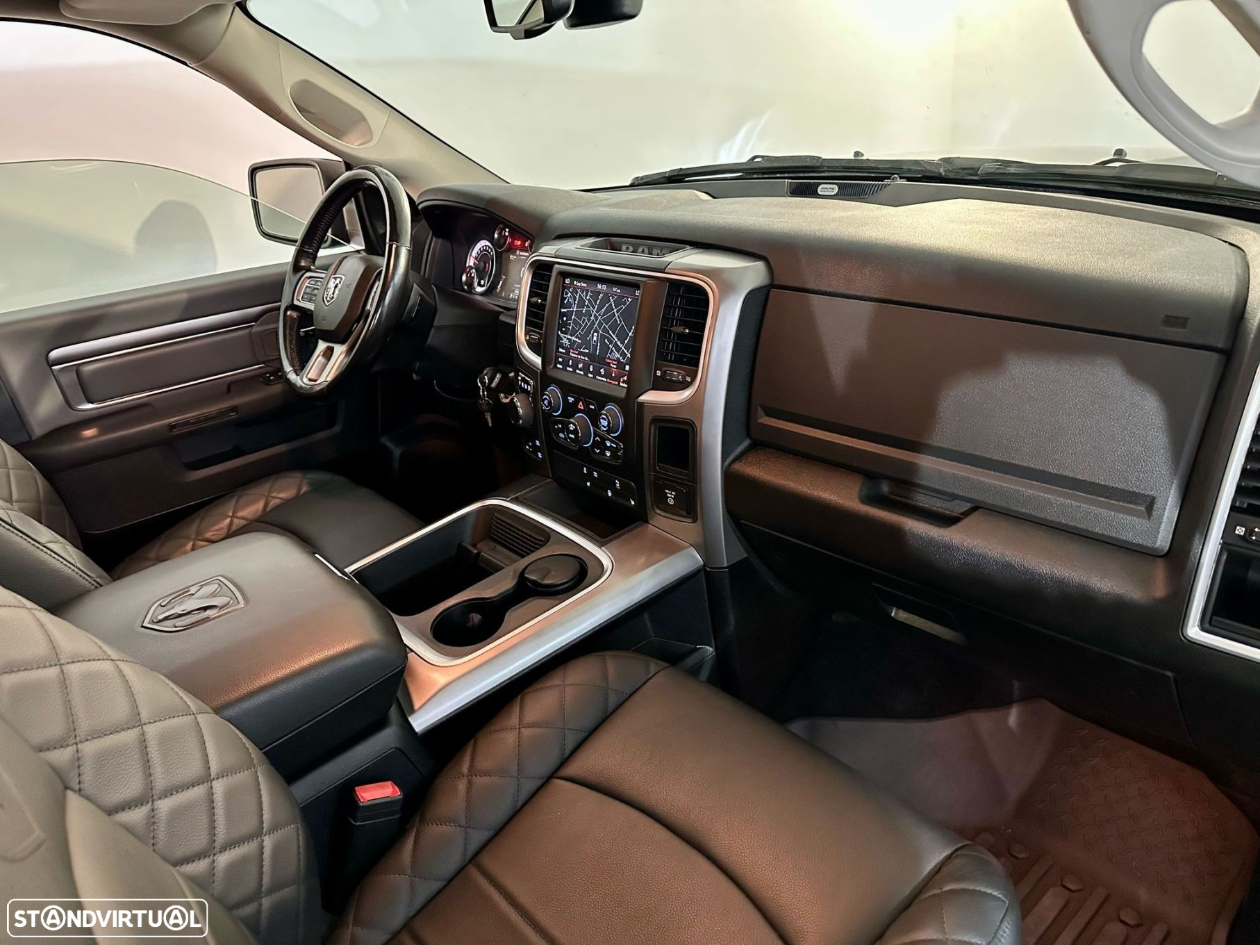 Dodge RAM 1500 5.7 V8 - 22