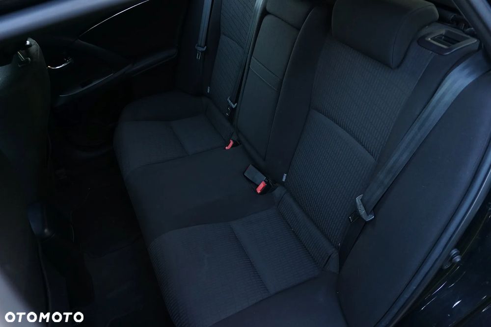 Toyota Avensis - 10
