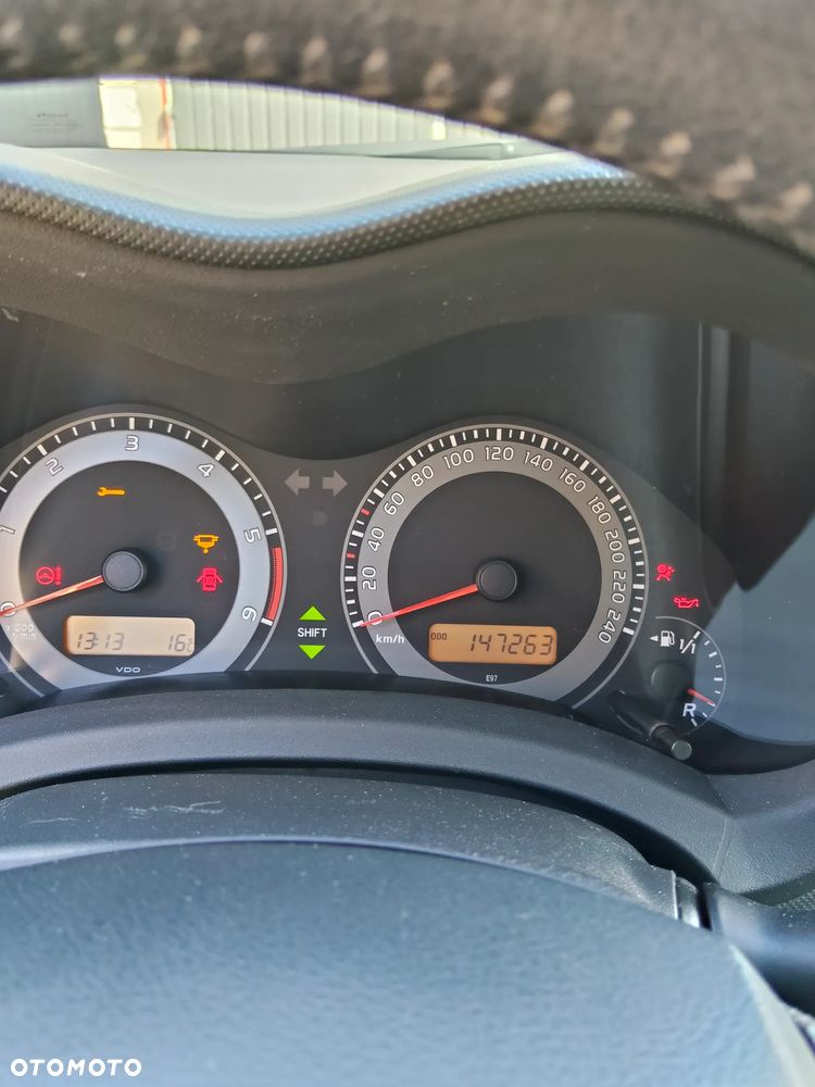 Toyota Auris 1.4 D-4D 2010 - 11