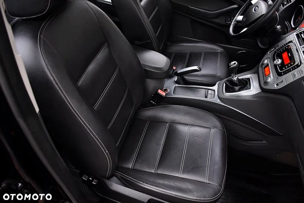 Ford Kuga 2.0 TDCi 4x4 Titanium - 32