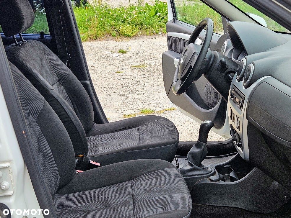 Dacia Logan 1.6 Access - 10