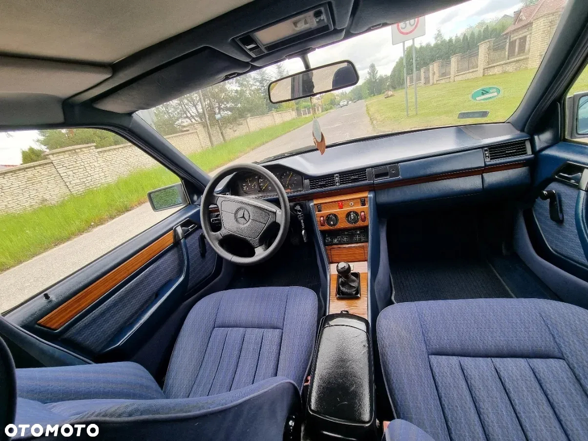 Mercedes-Benz W124 (1984-1993) - 17