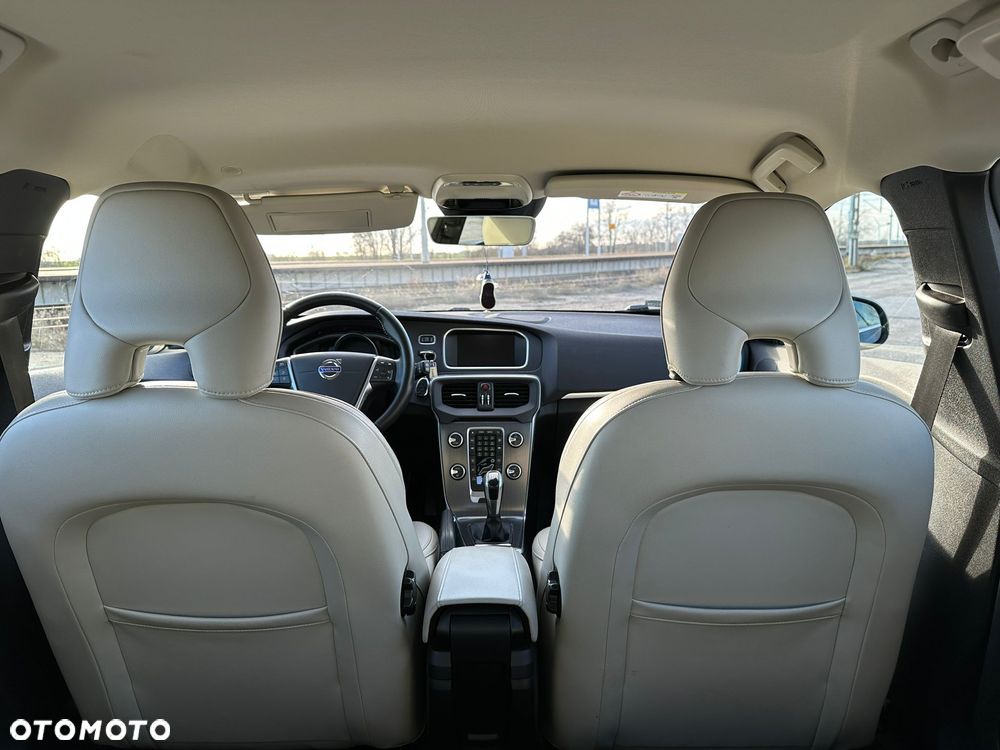 Volvo V40 D2 Momentum - 11