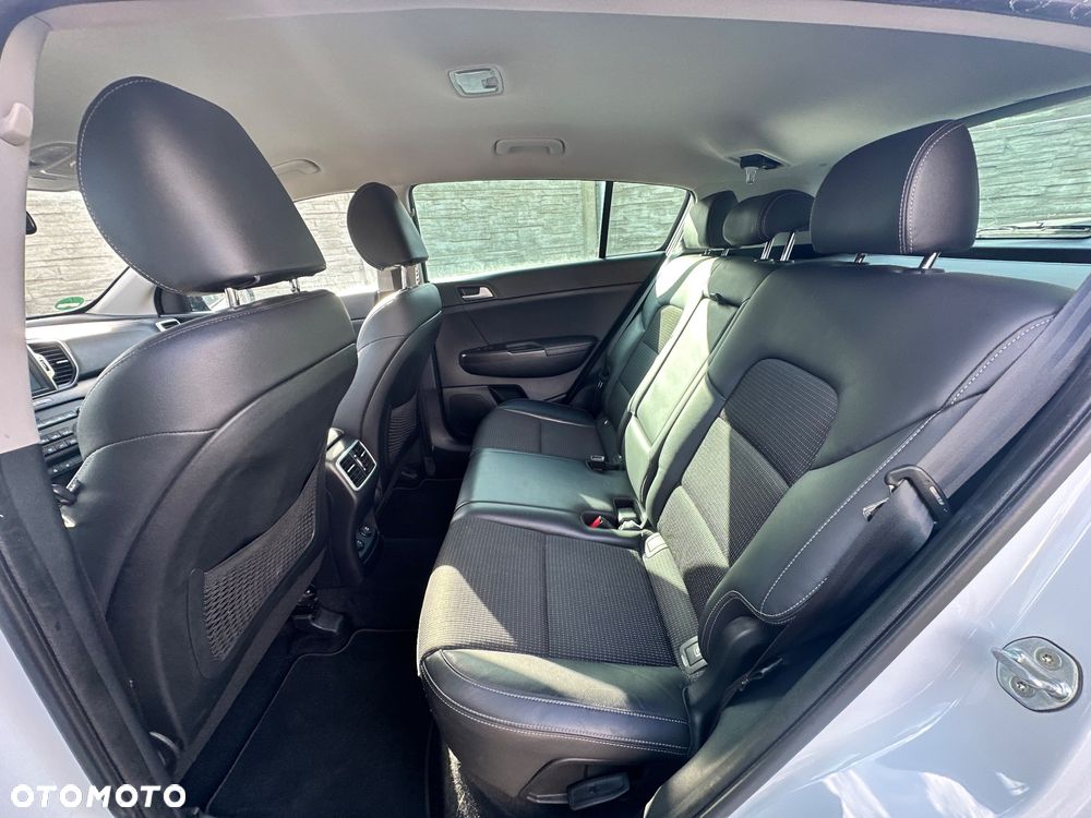 Kia Sportage 1.7 CRDI 2WD Dream-Team Edition - 18