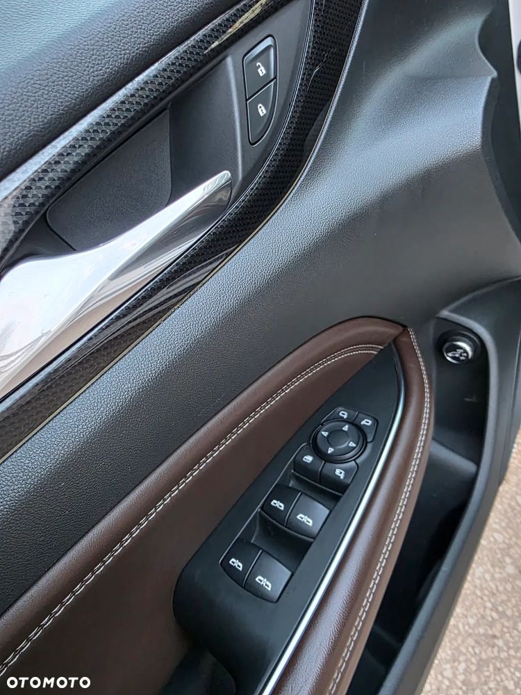 Opel Insignia 2.0 CDTI 4x4 GSi S&S - 9