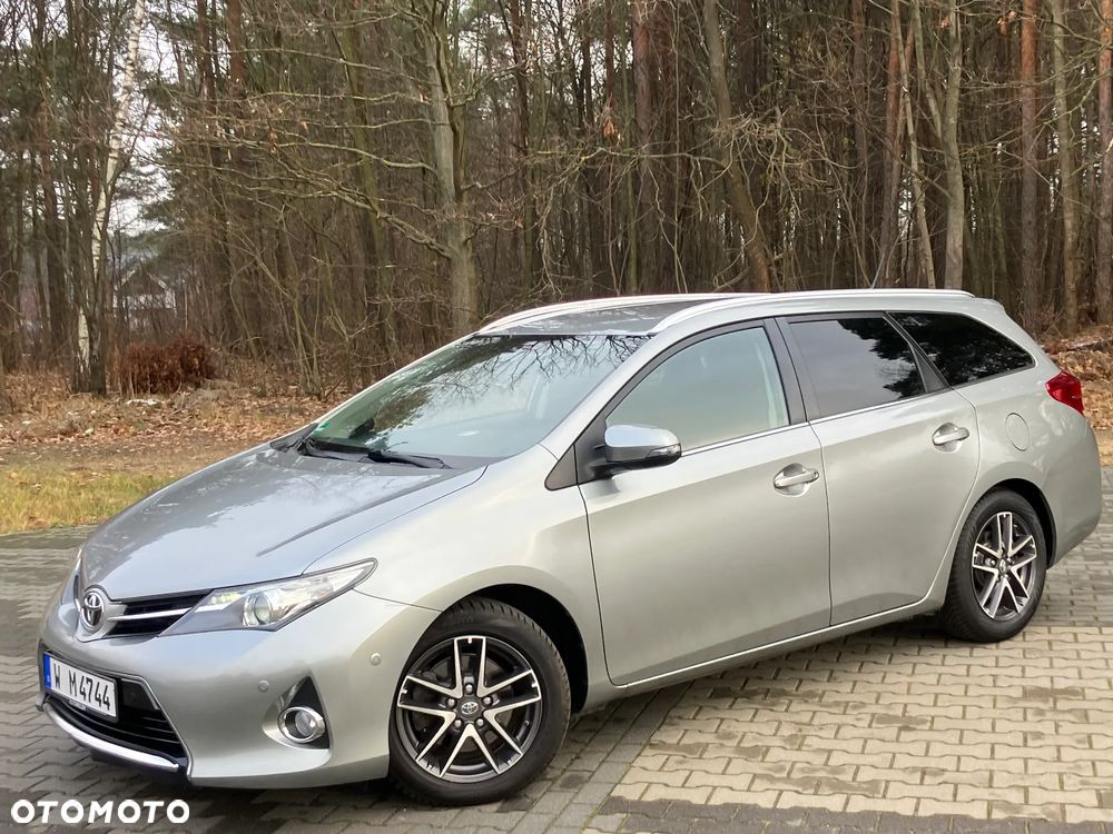Toyota Auris 2.0 D-4D Executive - 4