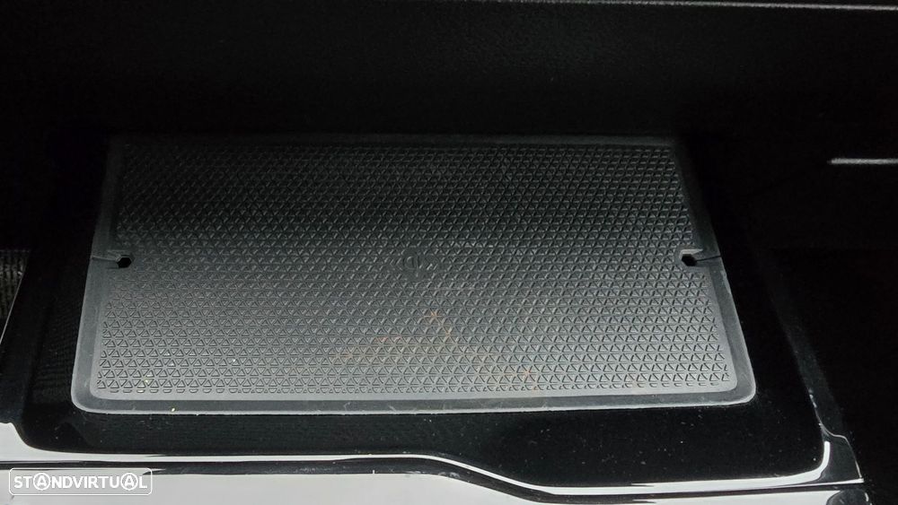 MG MG4 64 kWh Luxury - 40