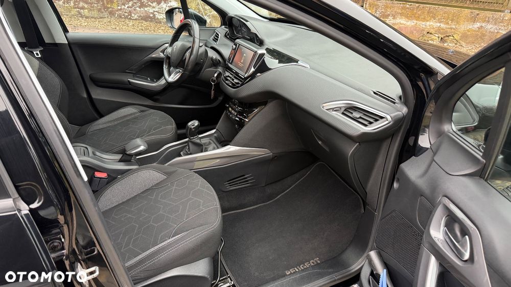 Peugeot 2008 1.2 Pure Tech Active S&S - 11